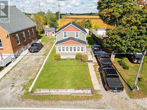 4th image of 2689 N Shore Dr