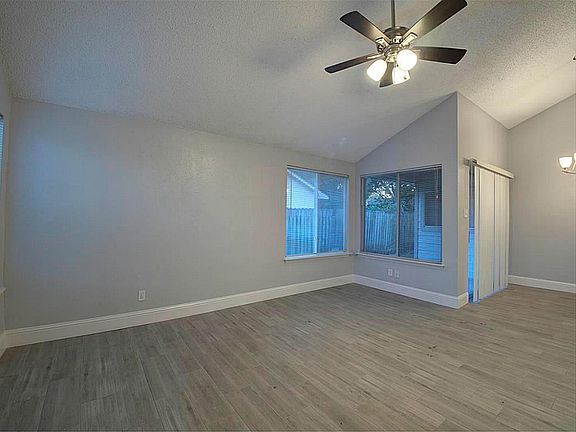 4th image of 10734 Parkland Woods Dr