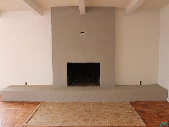 4th image of 1908 E Alameda St
