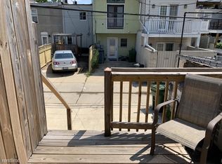 1725 Covington St, Baltimore, MD 21230