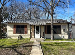 123 Roundtree Ln, San Antonio, TX 78233