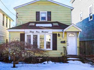 3900 Sands Ln, Seaford, NY 11783