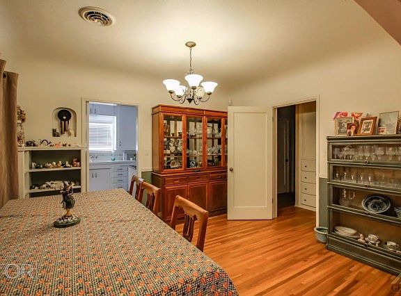 3rd image of 365 Faber St