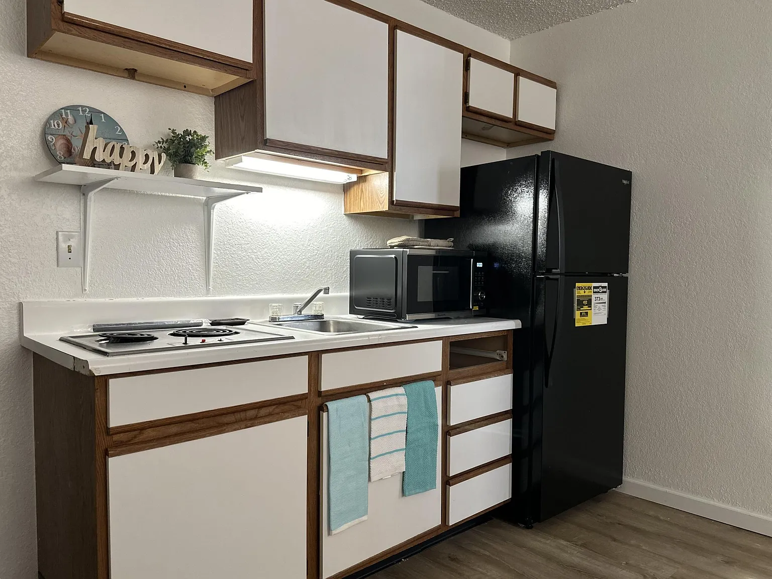 Sunrise Apartments — Photo 2
