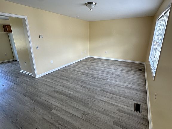 3rd image of 2 Regan Ln