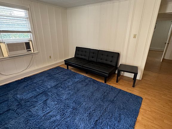 4th image of 1549B Philip St #B