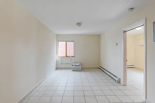 Rented by Dakis Group LLC | media 6