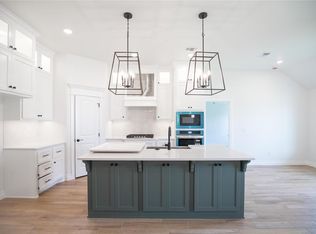 8001 NW 152nd St, Edmond, OK 73013