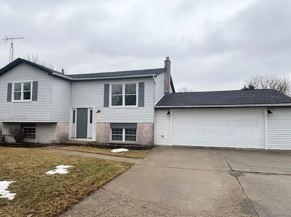 8644 Lillian Dr, Newport, MI 48166