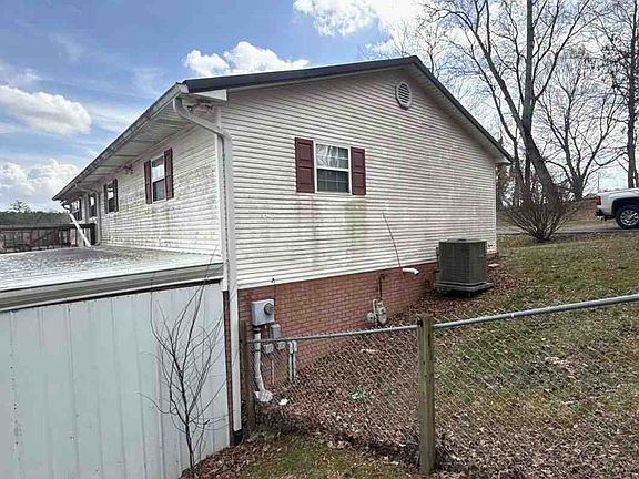 3rd image of 100 Shryer Rd