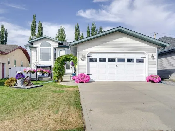 50 S Livingston Close, Lacombe, AB T4L 2J3