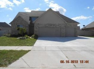18097 Sunflower Dr, Brownstown, MI 48173