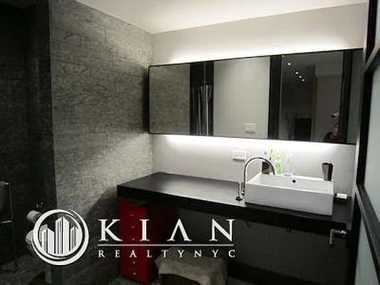 Sold by Kian Realty | media 26