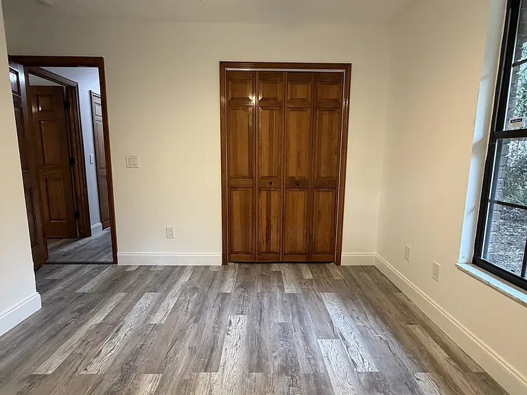 1095 E Graves Ave — Photo 20
