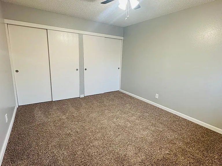 3829 Whitney Ave — Photo 30