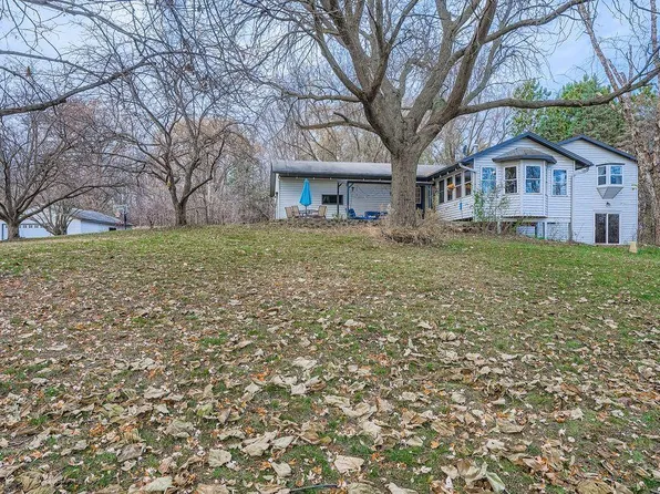 21581 Creekside Cir, Lakeville, MN 55044