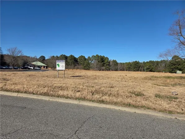 Hillpoint Blvd N, Suffolk, VA 23434