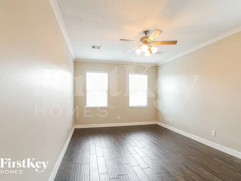 8303 Egret Bay Cir — Photo 5