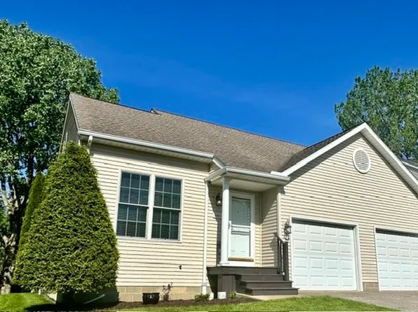 3923 E Boardwalk Pl, Erie, PA 16506