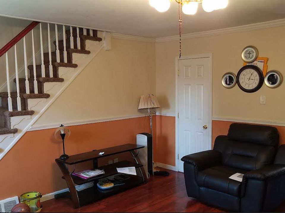 1st image of 1319 McKinley St