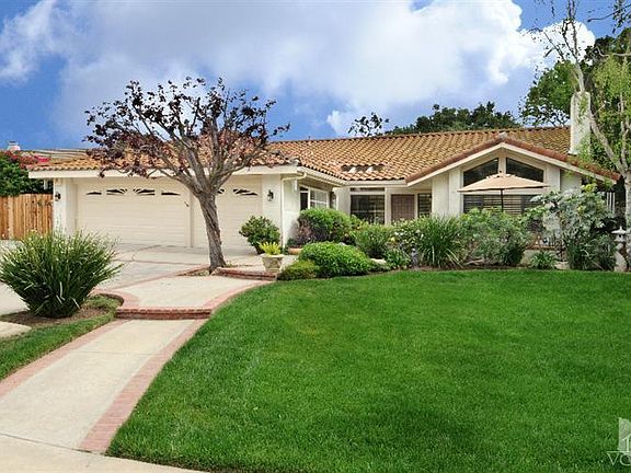 2nd image of 2090 Stonehill Cir
