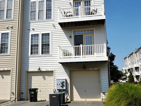 4th image of 635 Pelican Ave