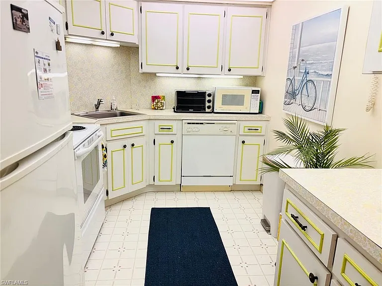 4005 Gulf Shore Blvd N #605 — Photo 9
