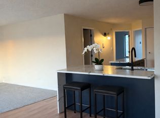 661 N Briar Hill Ln, Addison, IL 60101