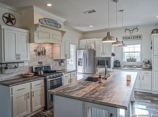 549 Cheyenne Ln, Kingsbury, TX 78638