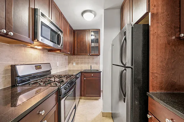 Rented by Cooper & Cooper Real Estate | media 7