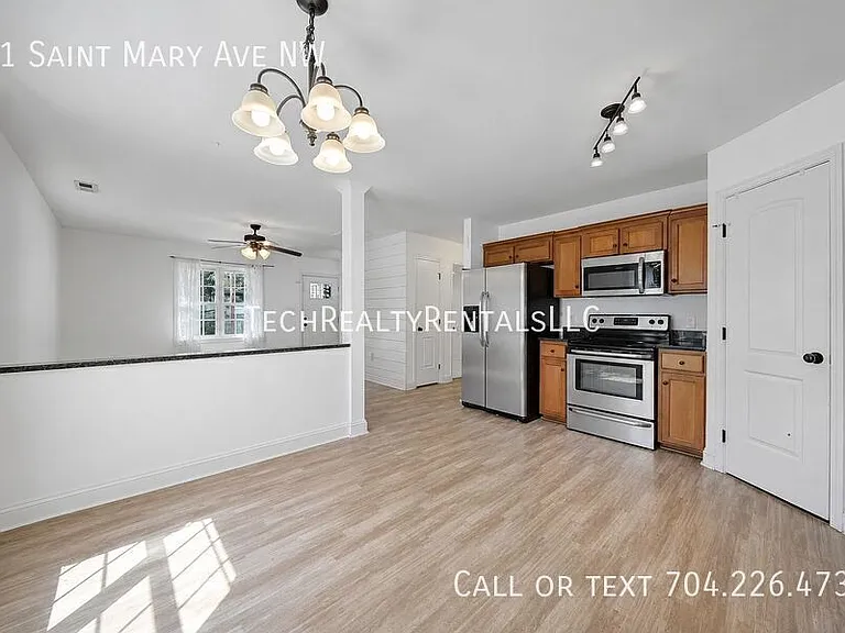 41 Saint Mary Ave NW — Photo 10