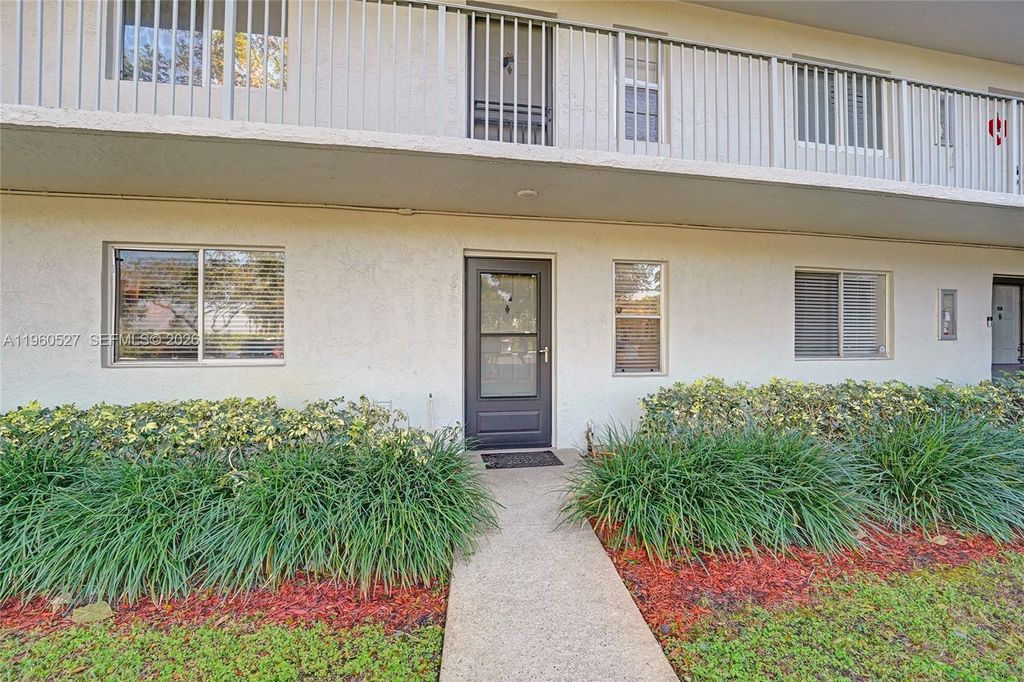 2228 N Cypress Bend Dr APT 103, photo 5