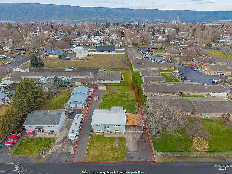 4 bed, 1978 sqft, $2,550 — Photo 4