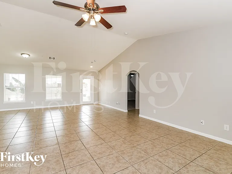 2934 NW 3rd Pl — Photo 3