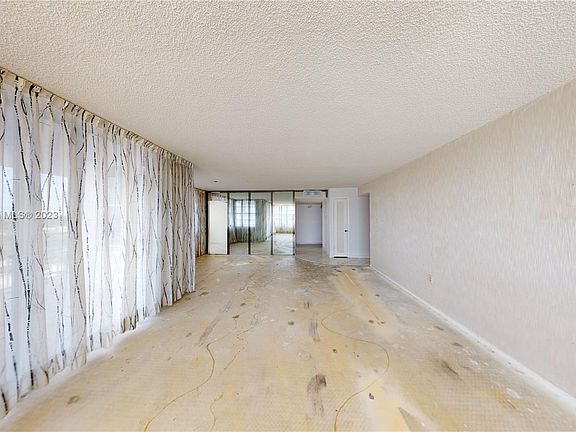 5th image of 18011 Biscayne Blvd APT 505
