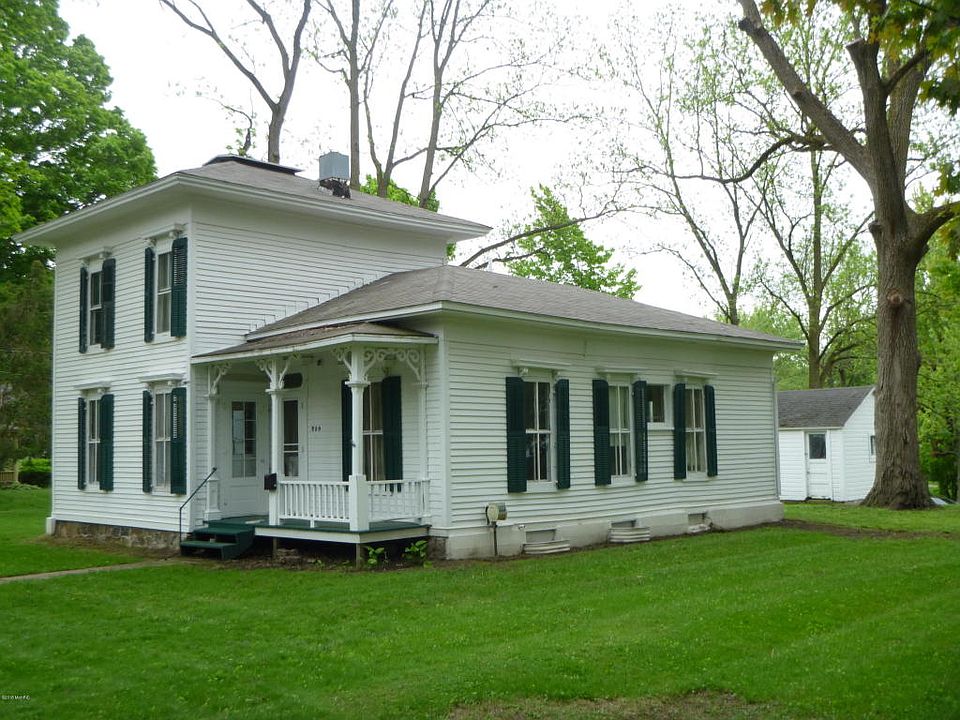 1st image of 520 Schuyler St