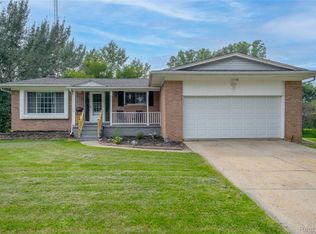11348 Kingsley Dr, Grand Blanc, MI 48439