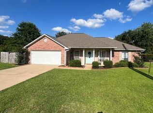 116 Fox Loop, McComb, MS 39648