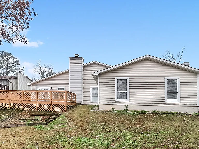 2468 Mistletoe Ln — Photo 16