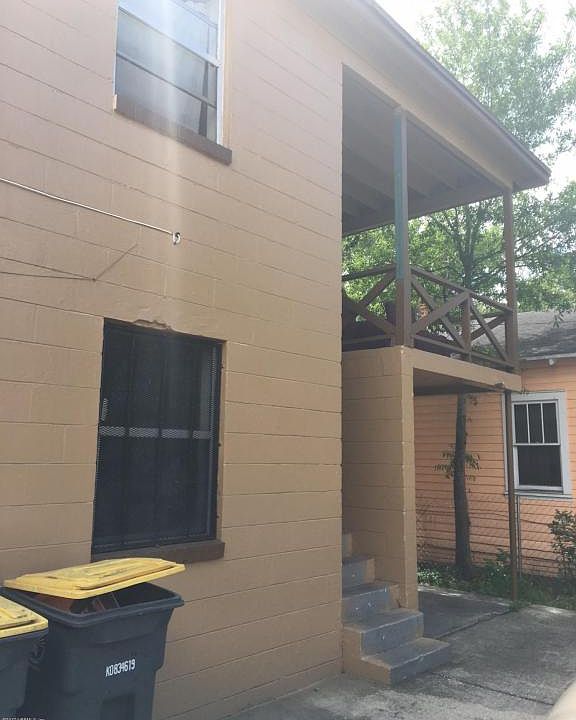 1st image of 1460-1462 W 5th St