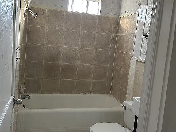 4th image of 606 E Highland Blvd #808