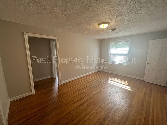 4th image of 4913 Chamberlayne Ave APT 3