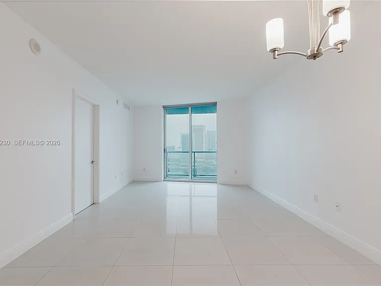 185 SW 7th St #2007 — Photo 12