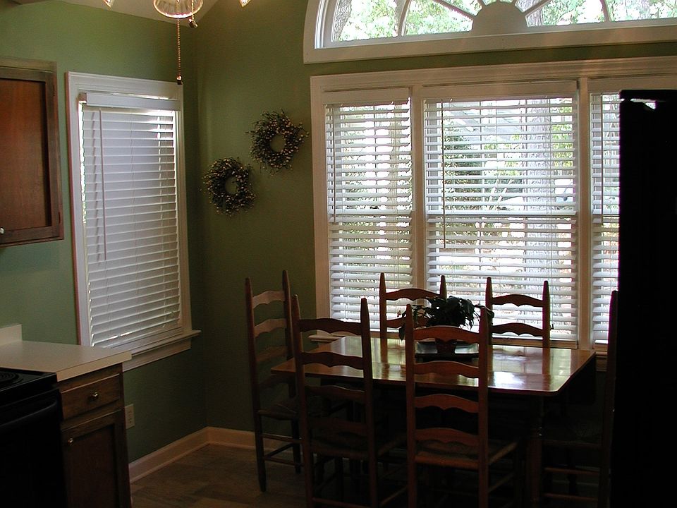 Eat in Kitchen