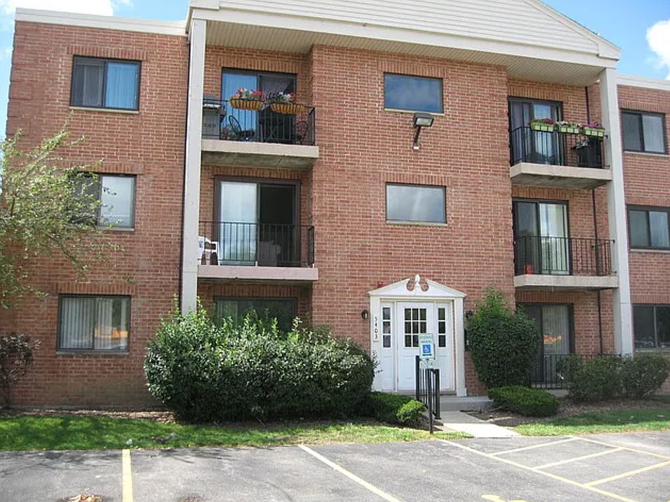 1st image of 5403 Chateau Dr #1