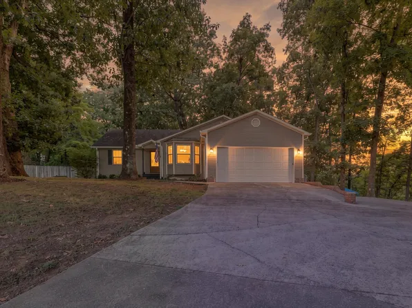 40 E Carolyn Cir, Ringgold, GA 30736