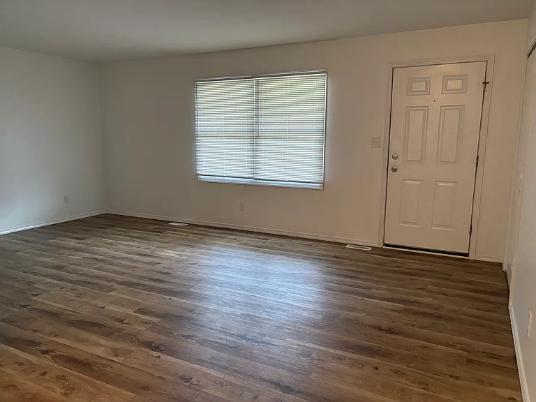 5391 Country Club Rd #B — Photo 2