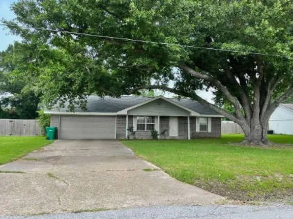 6704 Meadow Ridge Ln, Lake Charles, LA 70605