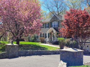 340 Webb Cir, Monroe, CT 06468