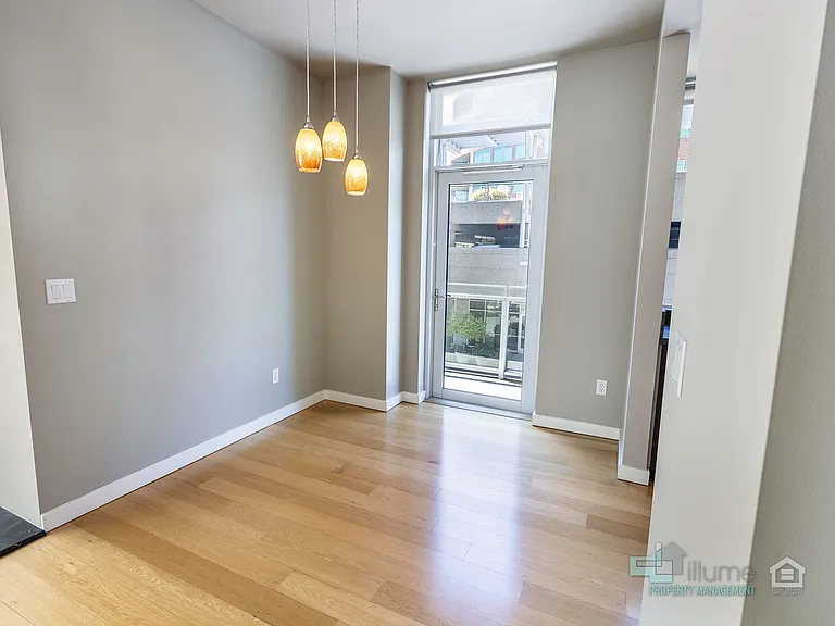1920 SW River Dr #202 — Photo 35